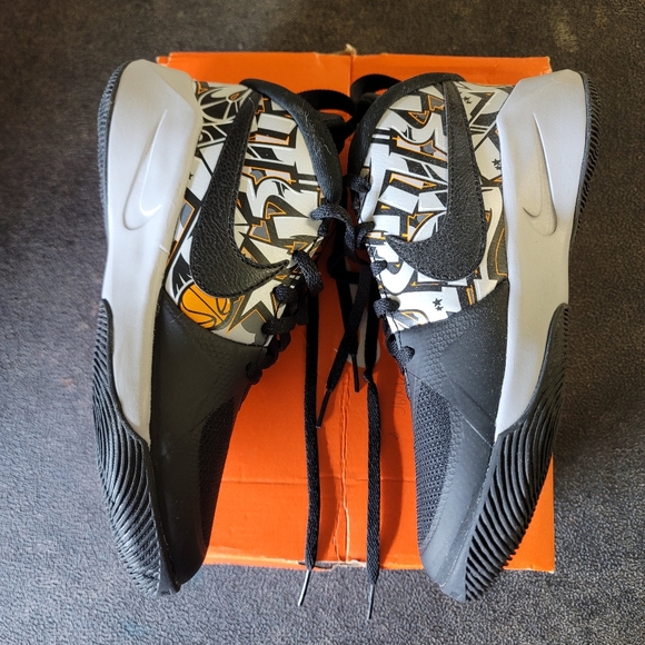 NIB Nike Team Hustle D8 JDI Basketball Print 3.5Y - Picture 4 of 7